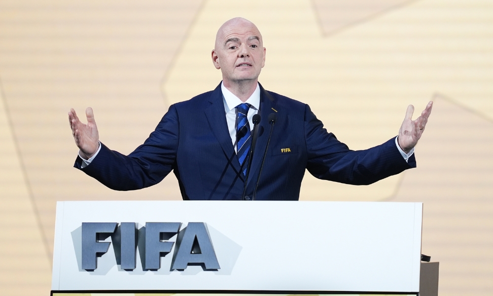 体育天津泰达：寻找热身赛连败问题 施帅与球队视频连线